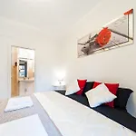 Luna Hotell *